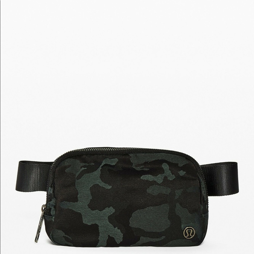 Lululemon Everywhere Belt Bag Jacquard Camo Black